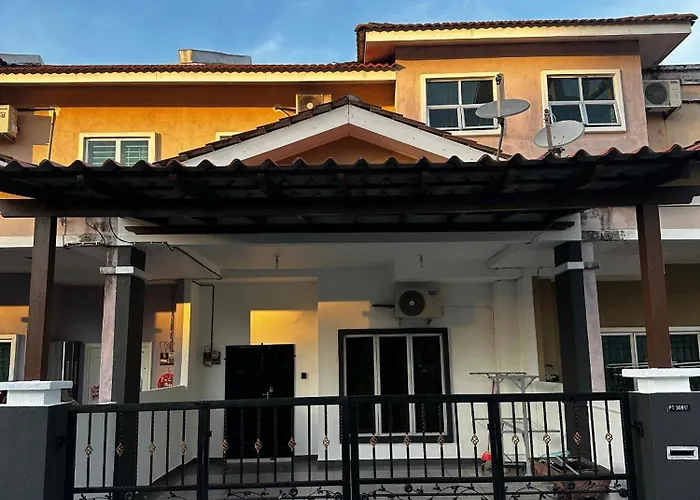 Ritz Homestay Unit B At Gong Badak, Kuala Terengganu